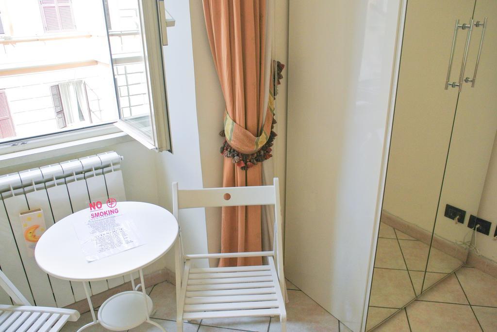 Appartamento Larisarooms Roma Quarto foto